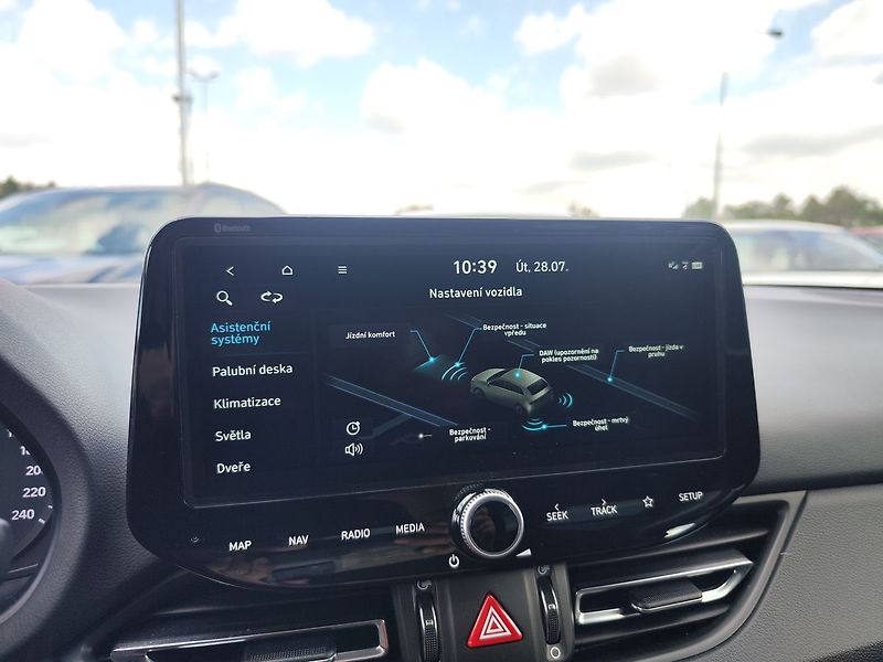 Hyundai i30 1.5 T-GDI/117kW Smart Navi - fotka 18 z 35