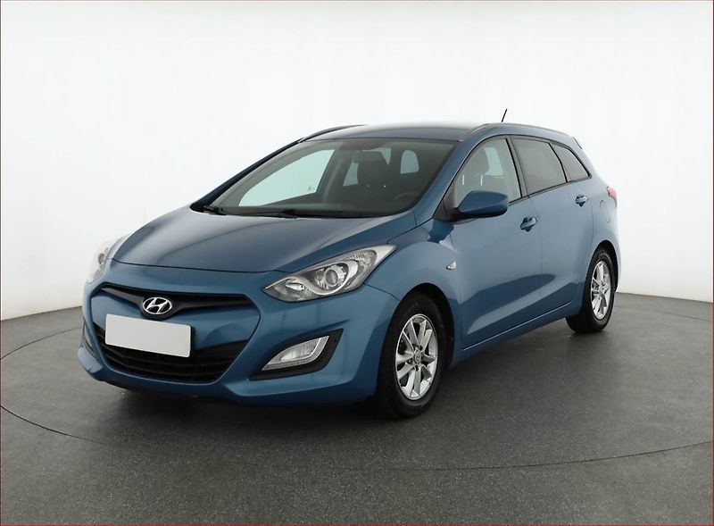Hyundai i30 (2015) 1.6 MPI, Tempomat - fotka 2 z 17