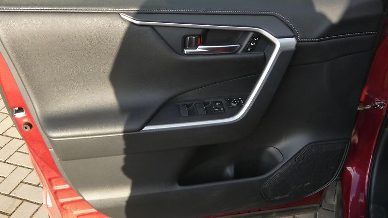 Toyota RAV4 2.5 Hybrid Executive 4WD e-CVT - fotka 8 z 24