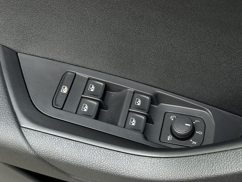 Škoda Karoq 1.5TSi DSG 150PS Sportline Mat - fotka 14 z 36