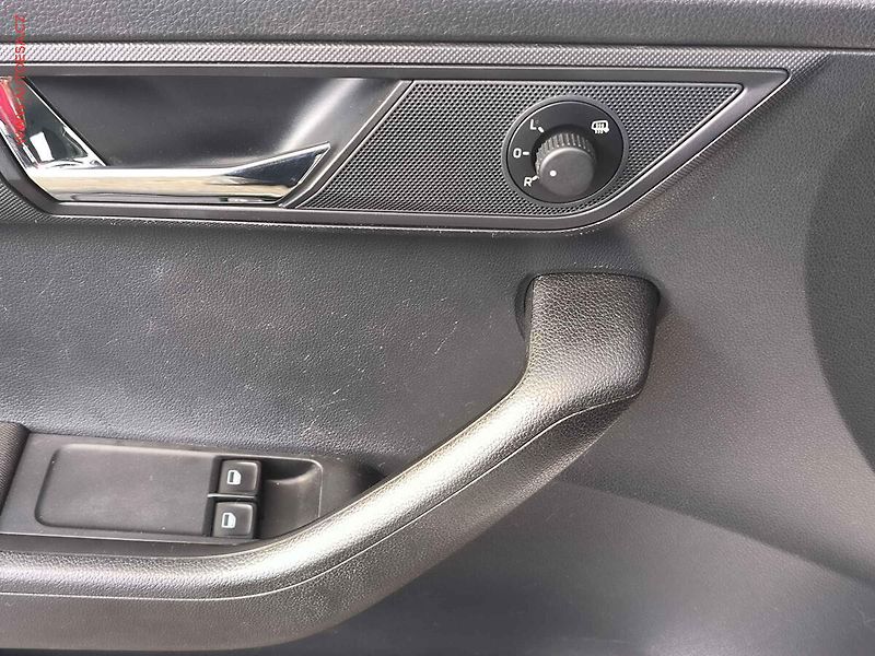 Škoda Fabia (2015) 1.2 TSi, 1.maj,ČR, Ambition - fotka 15 z 16