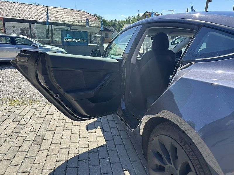 Tesla Model 3 Performance Dual AWD - fotka 20 z 28