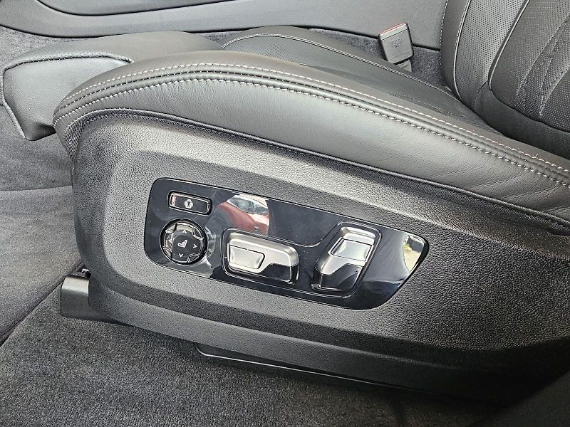 BMW X5 xDrive30d - fotka 16 z 38