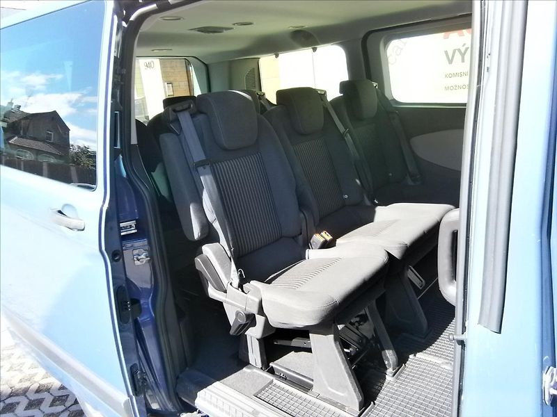 Ford Tourneo Custom 2,2 TDCi  TITANIUM - fotka 9 z 23