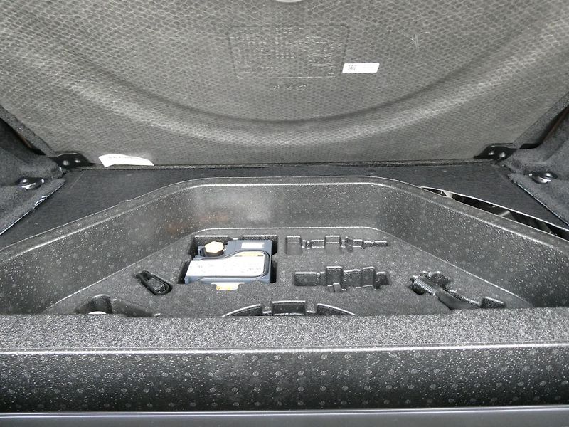 Land Rover Range Rover (2026) 3,0 Autobiography P460e - fotka 39 z 44