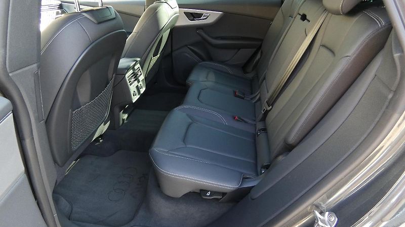 Audi Q8 55 TFSI quattro tiptronic - fotka 21 z 26