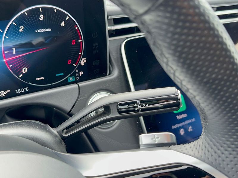 Mercedes-Benz Třídy E E 220 d 4MATIC AMG - fotka 20 z 39