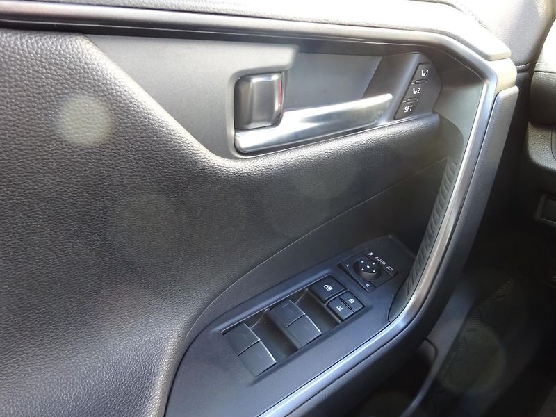 Toyota RAV4 2.5 HSD e-CVT AWD GR-Sport - fotka 14 z 24