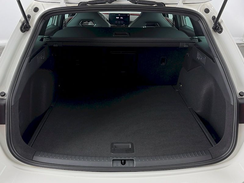 Cupra Leon (2024) VZ ST 2.0 TSI 221kW DSG - fotka 32 z 34