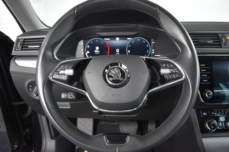 Škoda Superb (2023) 2.0TDI 110kW DSG tažné - fotka 15 z 23