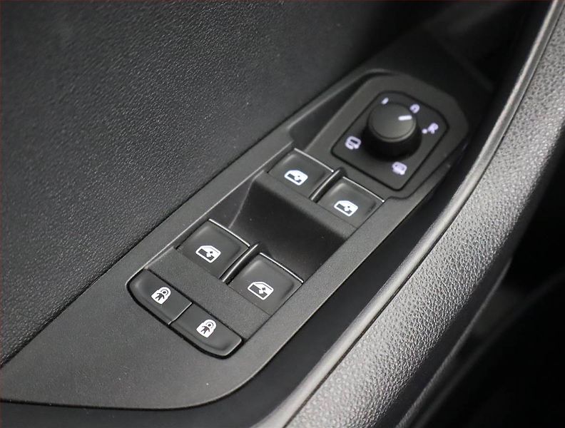Škoda Karoq (2018) Style 1.5 TSI, Automat - fotka 15 z 23