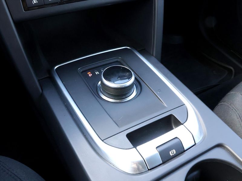 Land Rover Discovery Sport 2,0 TD4 110kW 4WD Automat - fotka 23 z 32