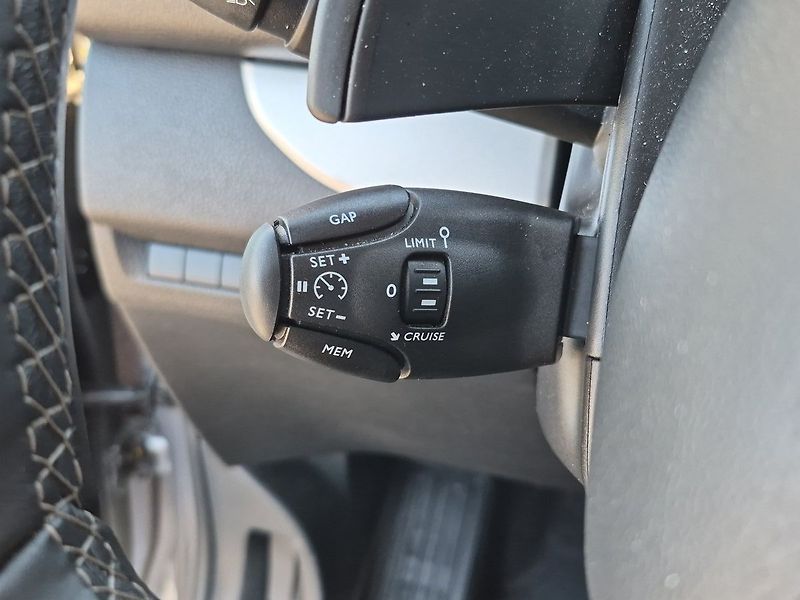 Toyota ProAce Verso Glass Shuttle 2.0 D 180 8A/T B - fotka 19 z 24