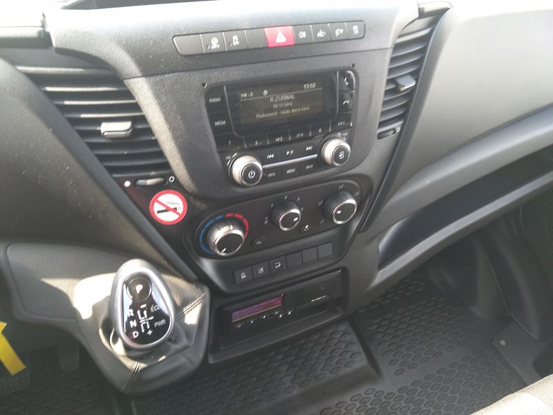 Iveco Daily 72C180 3,0L automat 15p - fotka 7 z 9