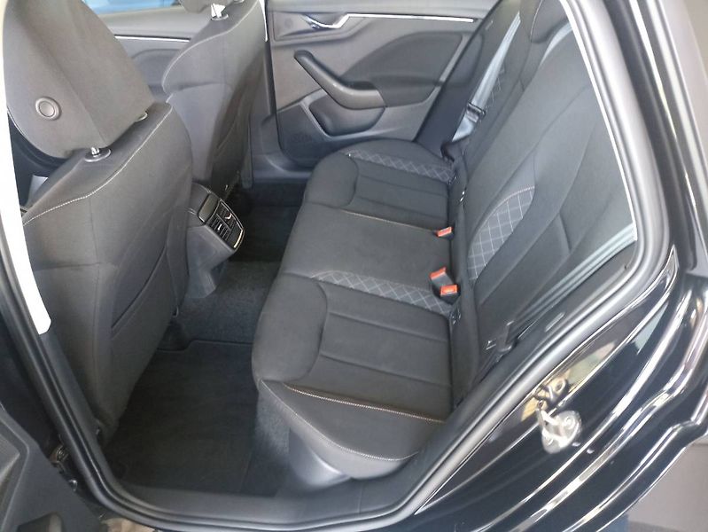 Škoda Kamiq (2023) 1.0 TSI 81kW DSG LED - fotka 8 z 31