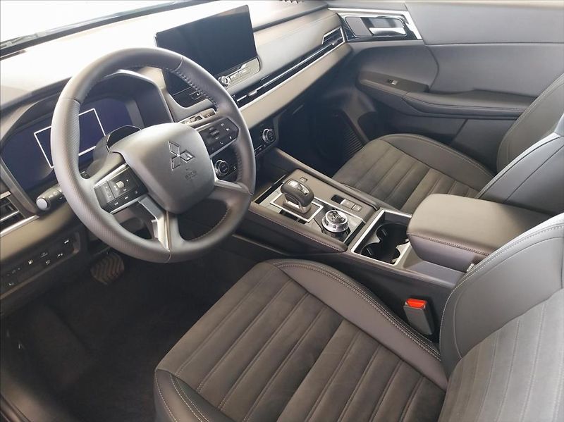 Mitsubishi Outlander (2026) 2.4 PHEV_  INTENSE - fotka 4 z 7