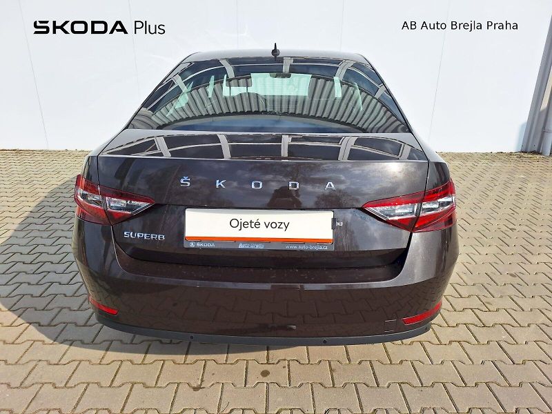 Škoda Superb (2018) 2.0 TDI / 110 kW / 7DSG / Ambi - fotka 9 z 26