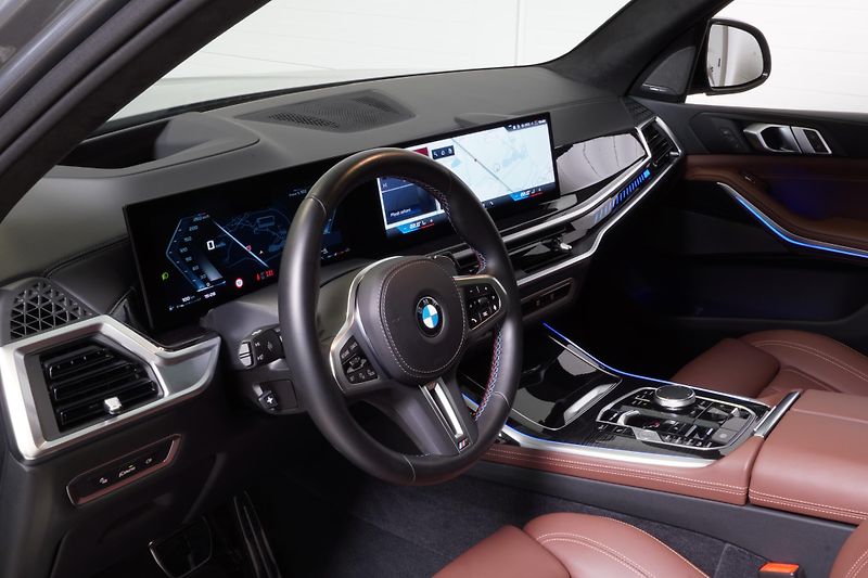 BMW X7 M60i,Xdrive,ČR,DPH,25000KM - fotka 18 z 46
