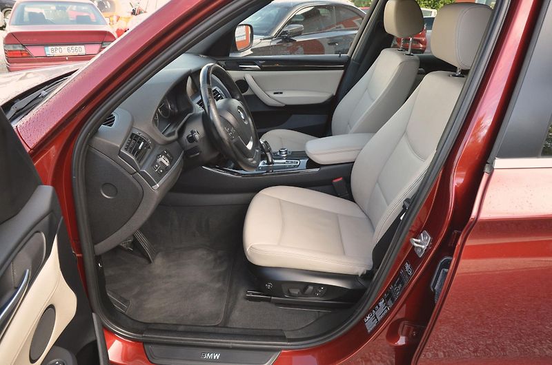 BMW X3 (2012) xDrive 20d 135kW AUTOMAT / ČR - fotka 20 z 36