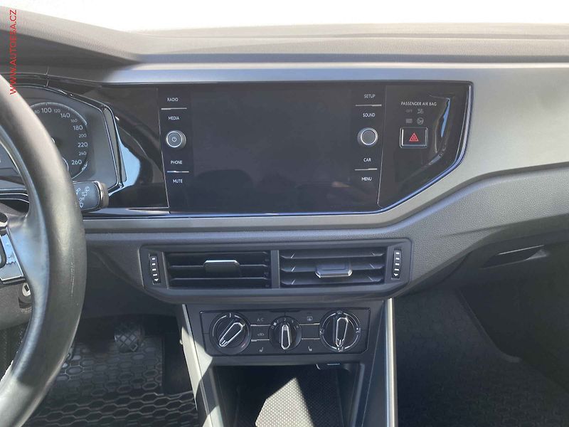 Volkswagen Polo (2018) 1.0i, Comfortline, park. - fotka 12 z 17