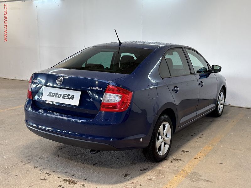 Škoda Rapid (2013) 1.6 TDi, ČR, servis.kniha - fotka 4 z 14