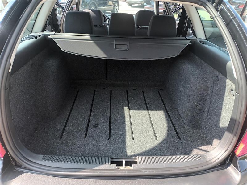 Škoda Octavia 1,6 MPI,75KW,KLIMA,SERVIS,KOLA - fotka 15 z 31