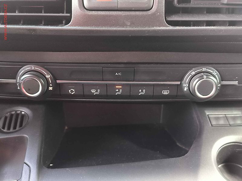 Opel Combo (2022) 1.5CDTi L2 DÍLNA, AC, park. - fotka 15 z 22