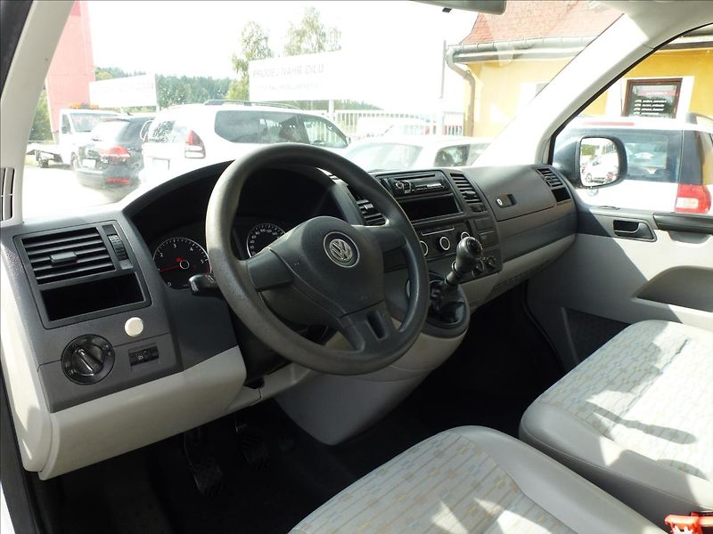 Volkswagen Transporter 2,0 TDI 9míst - fotka 17 z 46