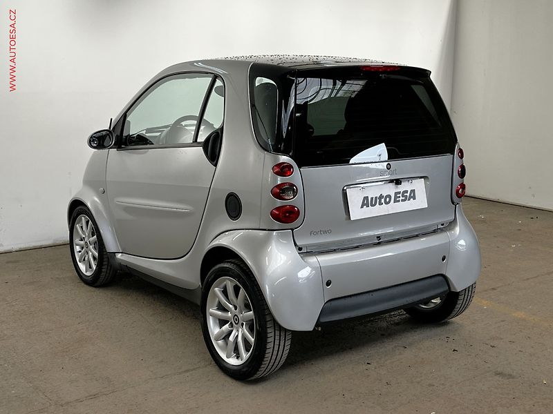 Smart Fortwo (2006) 0.7i, Automat - fotka 6 z 12