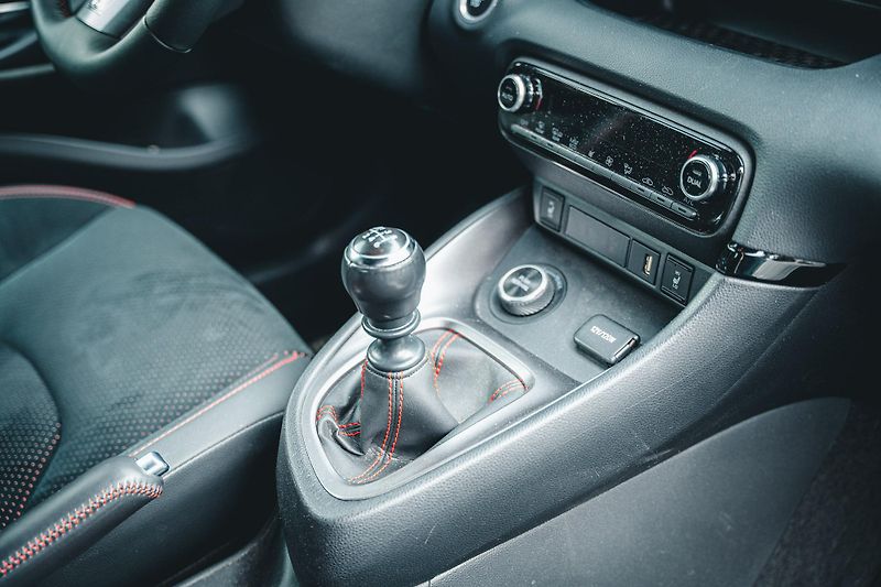 Toyota Yaris (2021) GR PERFORMANCE 4x4 1 MAJITEL  - fotka 33 z 59