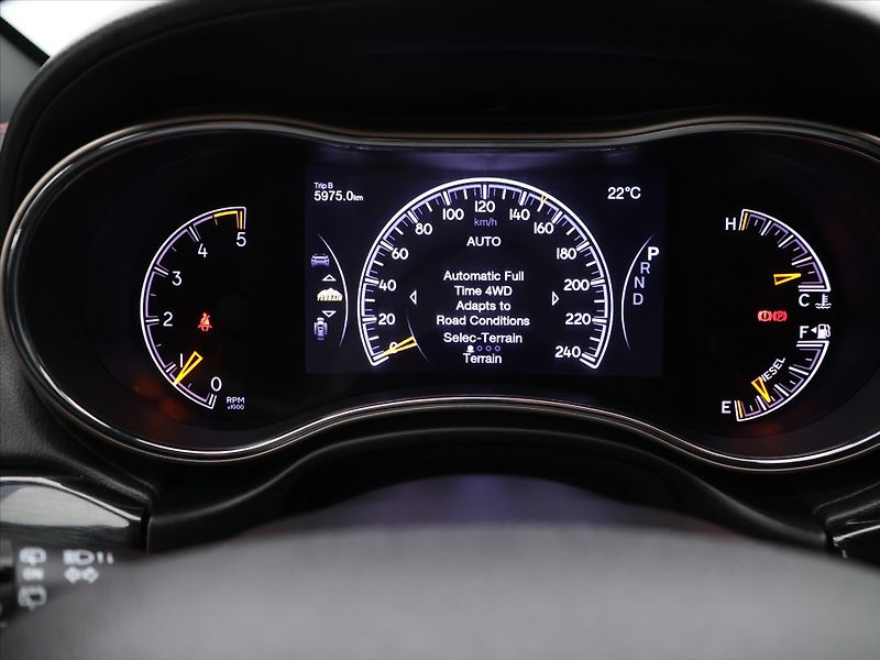 Jeep Grand Cherokee 3.0 V6 250k Limited 4WD Auto - fotka 15 z 30