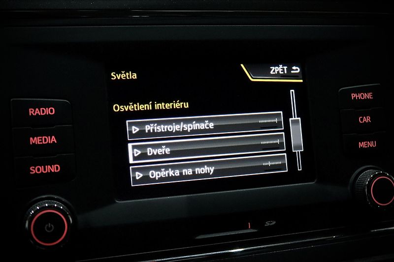 Seat Leon ST 1.4 TSI 92 kW FR - fotka 32 z 35