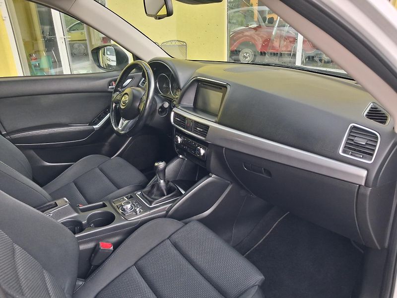 Mazda CX-5 (2016) 2,2 SKYACTIV 4x4 NAVI SERVISKA - fotka 18 z 37