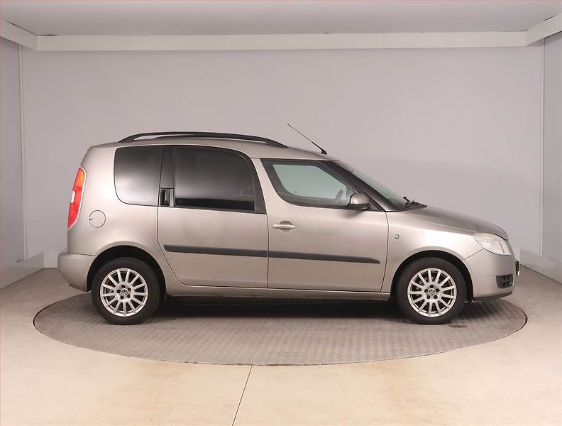 Škoda Roomster (2008) 1.4 16V, po STK, dobrý stav - fotka 6 z 15