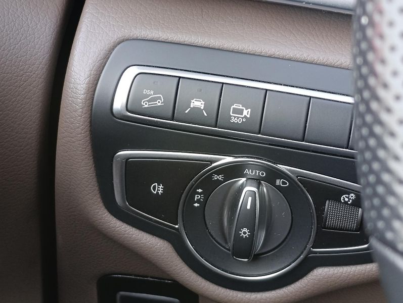Mercedes-Benz Třídy V 300d AMG 4M ČR 1.MAJ DPH - fotka 30 z 36