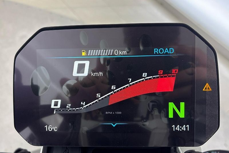 BMW R 1300 R - fotka 12 z 13