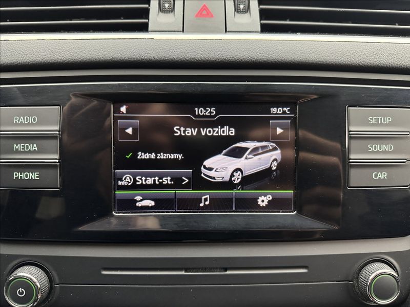 Škoda Octavia 2,0 110kW DSG ALU VÝHŘEV ČR TZ - fotka 17 z 34