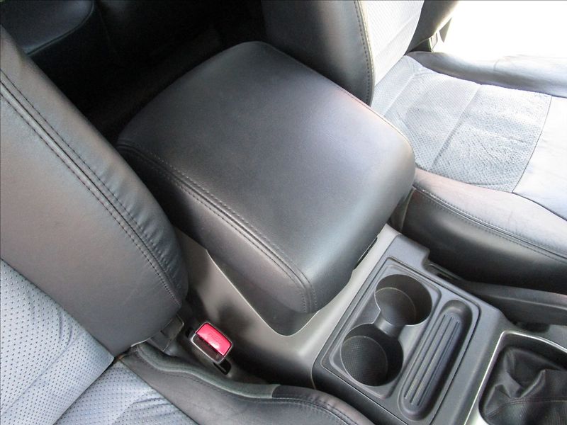 Mitsubishi Pajero 3.2 Di-D, 4x4, aut. klima, 7 m - fotka 24 z 54