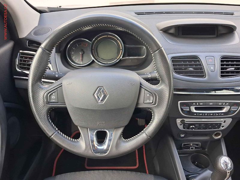 Renault Fluence (2013) 1.6 16V, ČR, AC, tempo, park - fotka 11 z 14