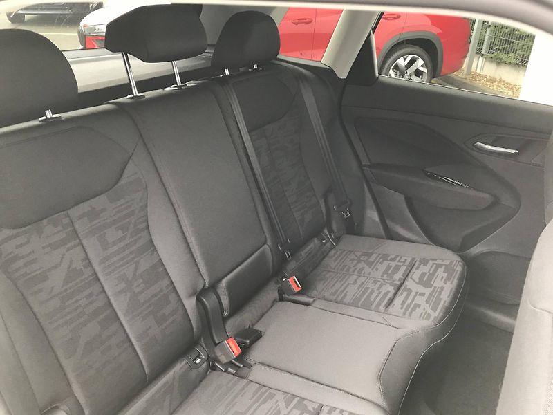 Audi Q3 7STT  1,5 TFSI - fotka 11 z 24