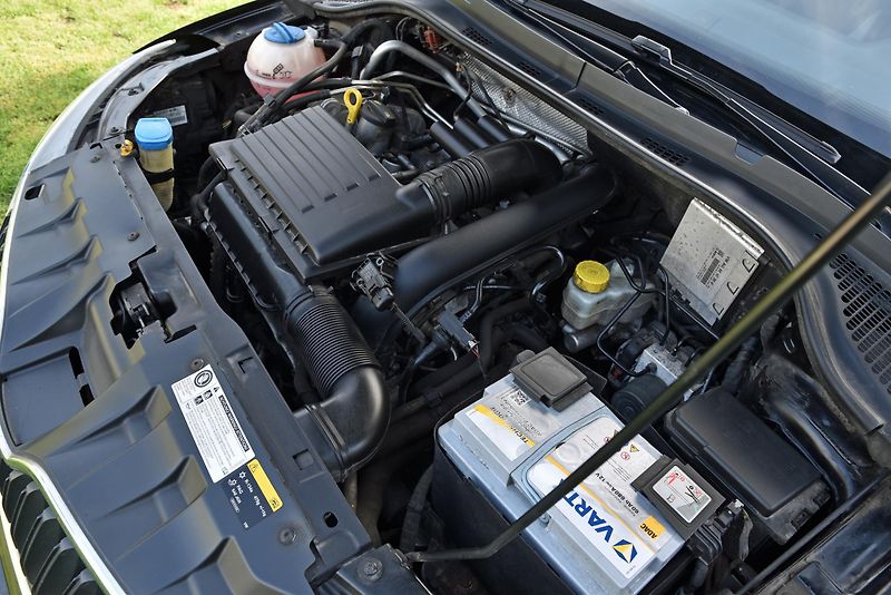 Škoda Fabia 1.2 TSi STYLE,KLIMA,VÝHŘEV,PDC - fotka 43 z 46