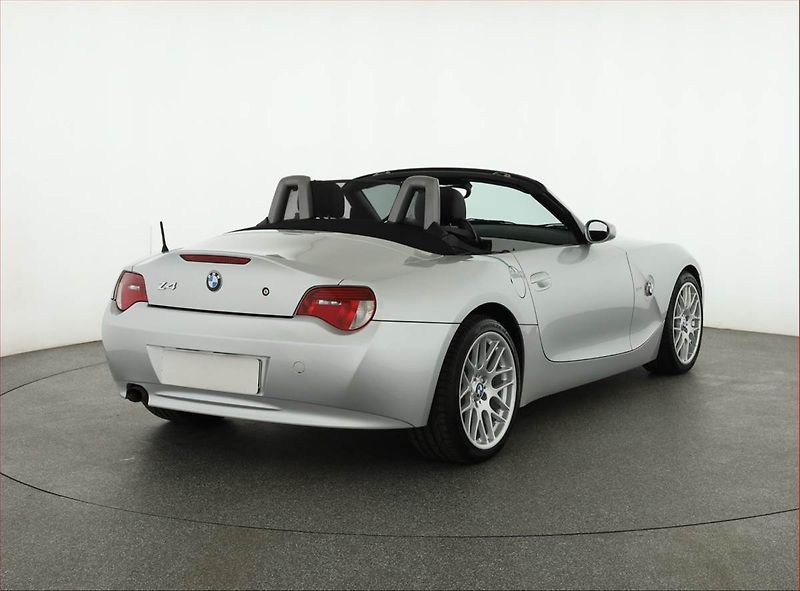 BMW Z4 (2010) 2.0i, Kůže, Tempomat - fotka 5 z 17