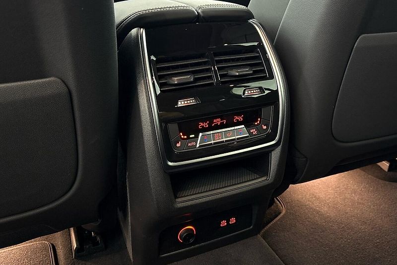 BMW X7 xDrive40d - fotka 28 z 30