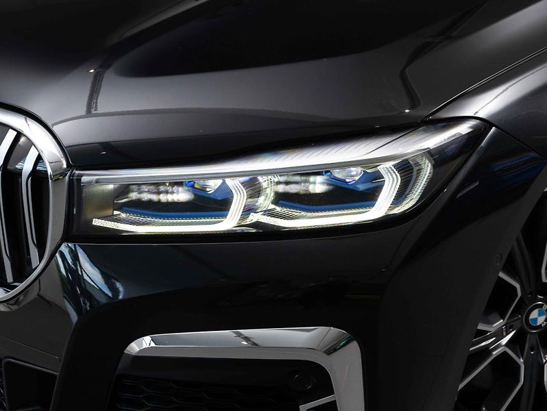 BMW Řada 7 740d xDrive - fotka 8 z 22