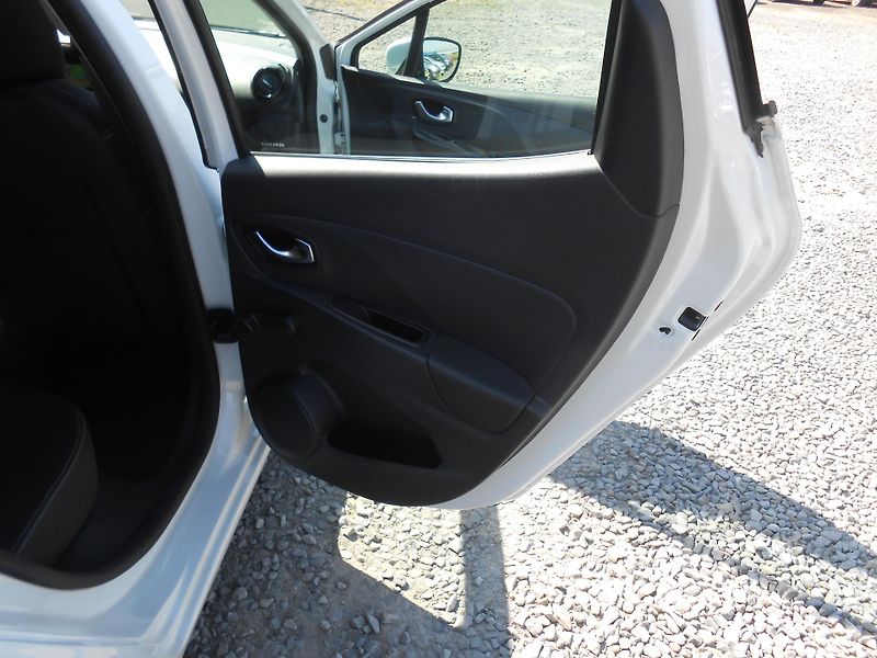 Renault Clio 1.5DCi,80TKm, NAVI,CHROM - fotka 22 z 42