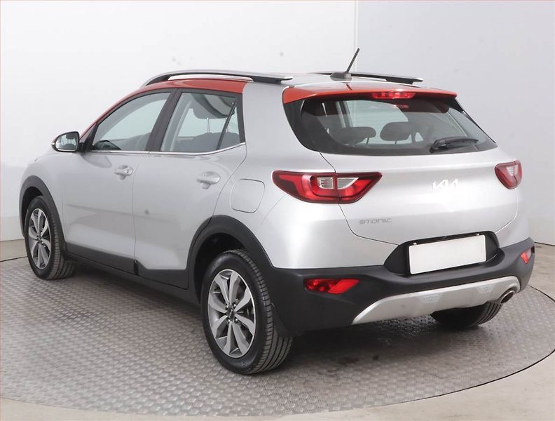 Kia Stonic (2023) Exclusive 1.0 T-GDI, EXCLUSIVE - fotka 4 z 16