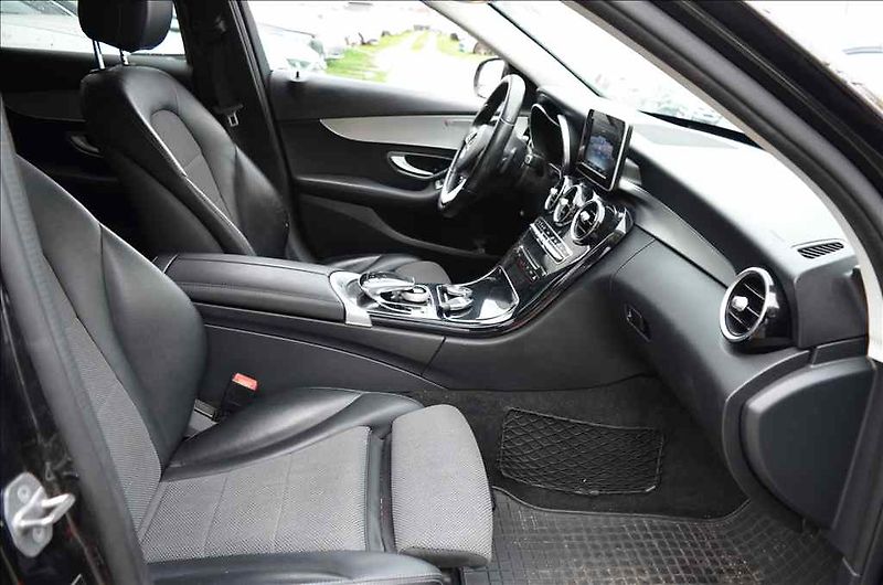 Mercedes-Benz Třídy C (2016) 250 COMBI  4MATIC AT - fotka 21 z 23