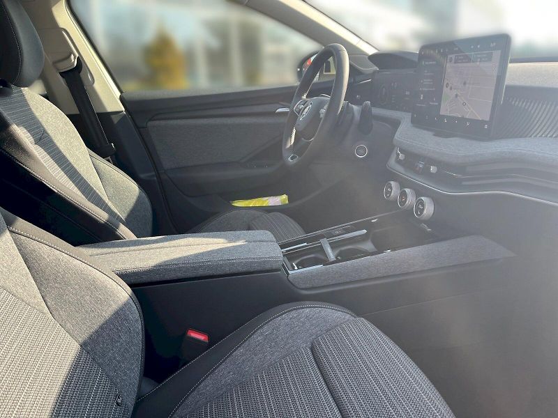 Škoda Superb (2025) COMBI SELECTION 2.0 TDI 110 kW - fotka 20 z 35