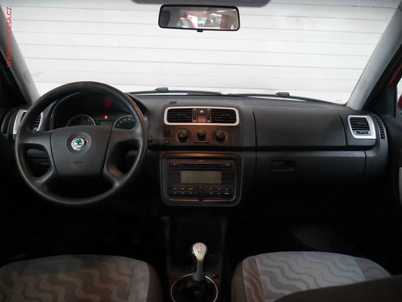 Škoda Fabia (2009) 1.4 i, 2.maj,ČR, TZ - fotka 8 z 15