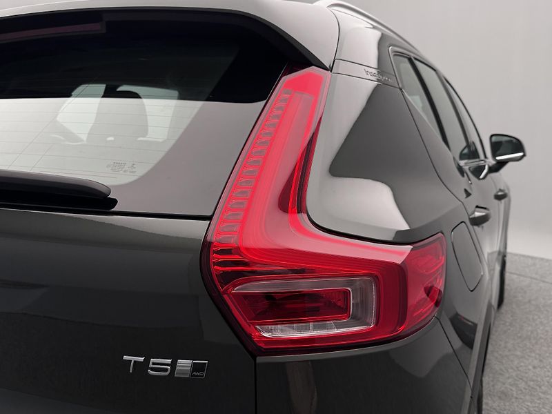 Volvo XC40 T5 AWD INSCRTIPTION REZERVACE - fotka 20 z 42